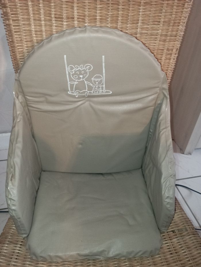 Rehausseur chaise haute