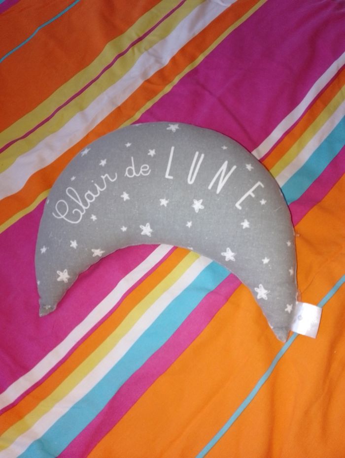 Coussin en forme de lune
Clair de LUNE
Atmosphère kid's