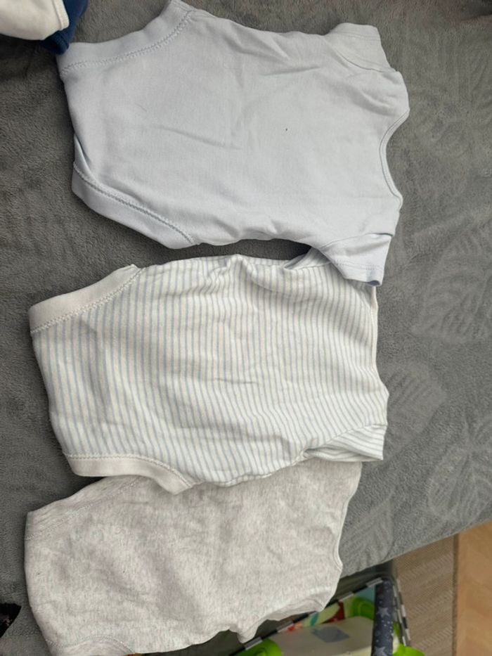 3 bodies - photo numéro 9