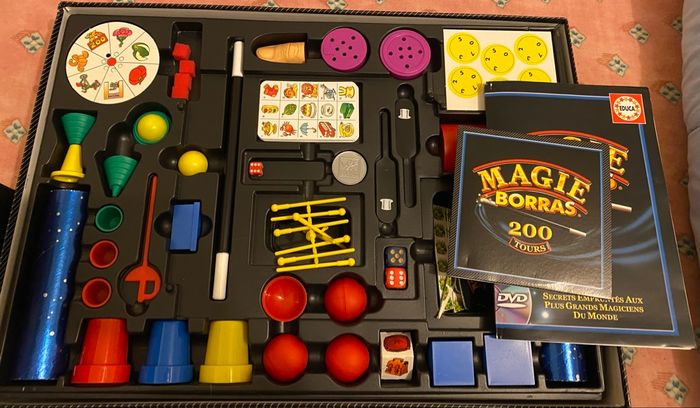 Jeu de magie 200 tours - photo numéro 2