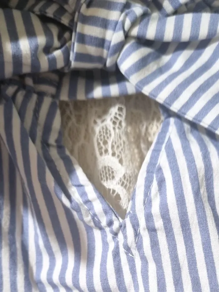 Très joli haut NafNaf noeud devant et tout en dentelles transparentes dans le dos impeccable T XS - photo numéro 4