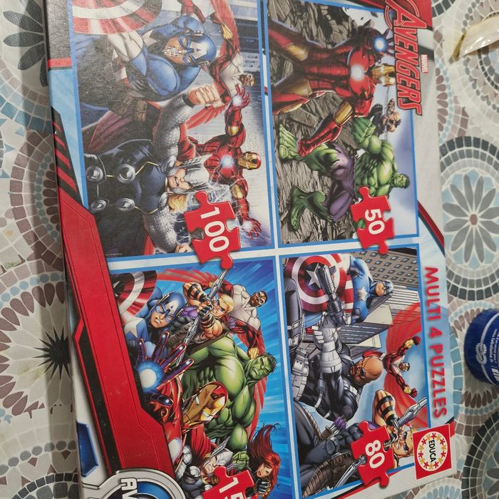 Puzzles × 4 marvel