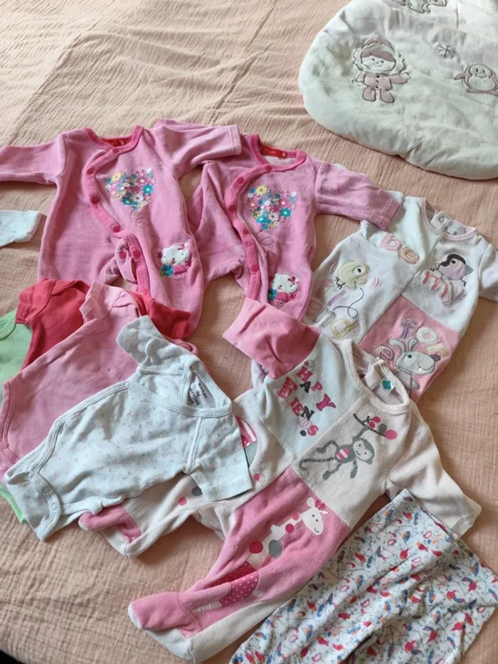Lot vêtements pour bébé fille naissance - photo numéro 2