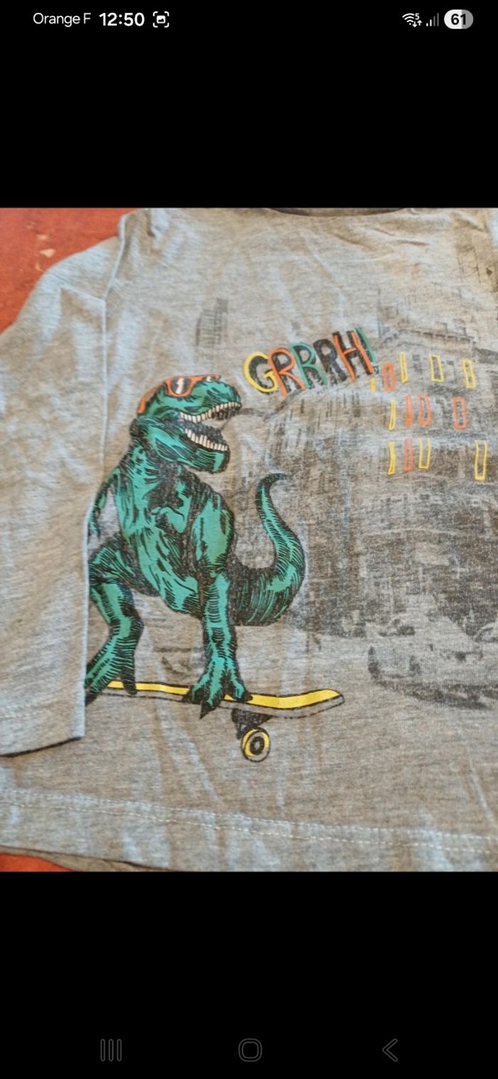 T.shirt garçon taille 5 ans - photo numéro 2