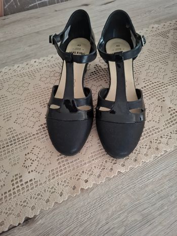 Chaussures Salomé en cuir neuves