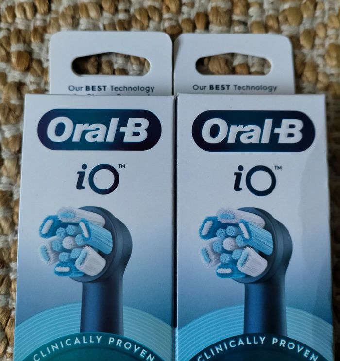 Lot 6 brossettes Oral-B io Ultimate Clean Noire - photo numéro 3