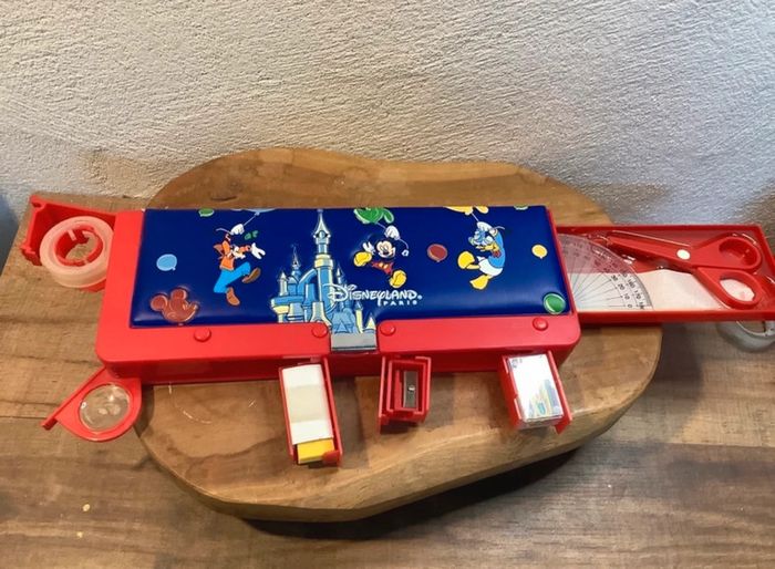 Trousse Disneyland Paris neuve - photo numéro 3