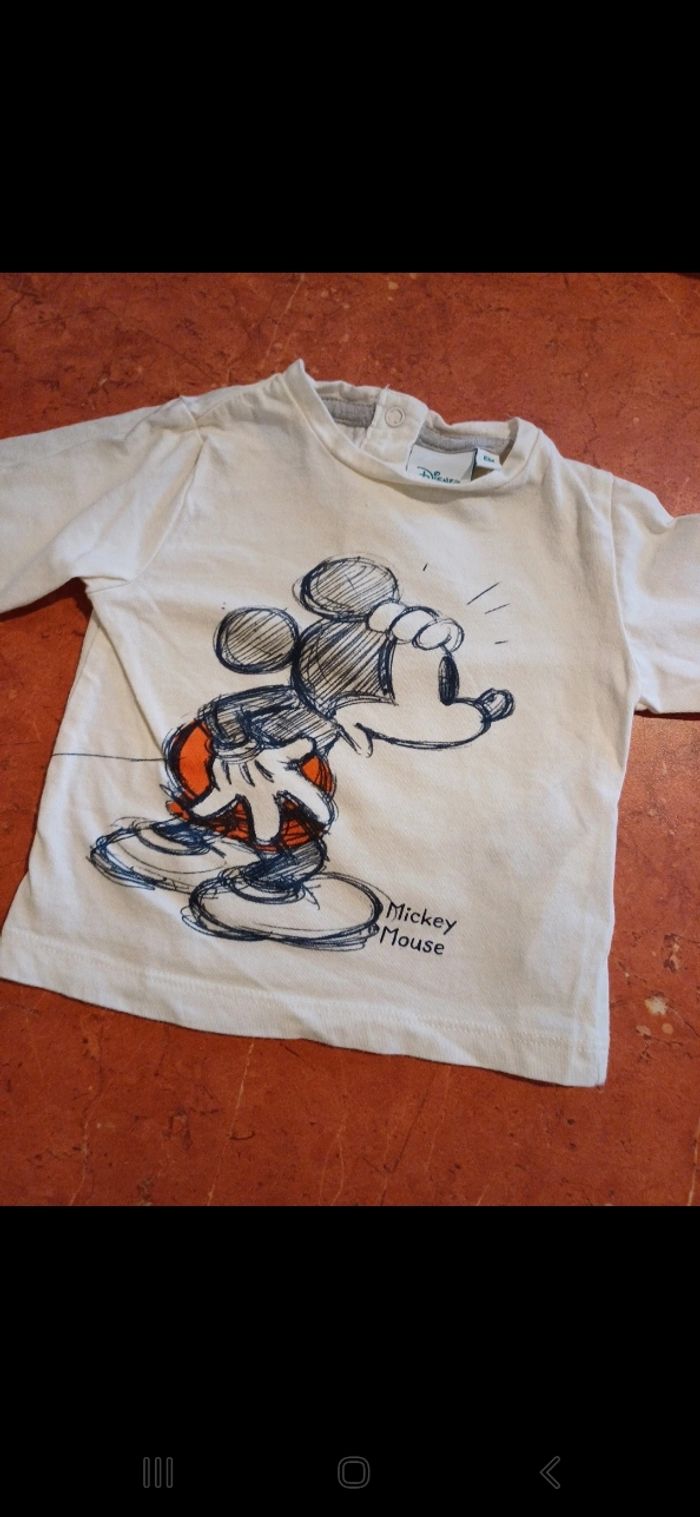 T.shirt bébé taille 6 mois