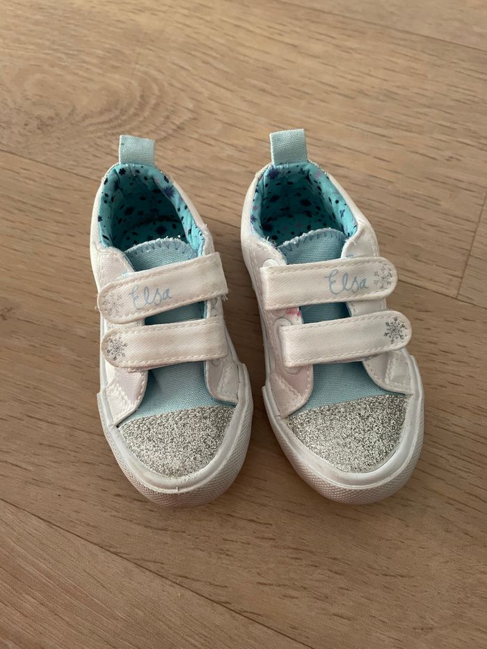 Basket la reine des neiges taille 21