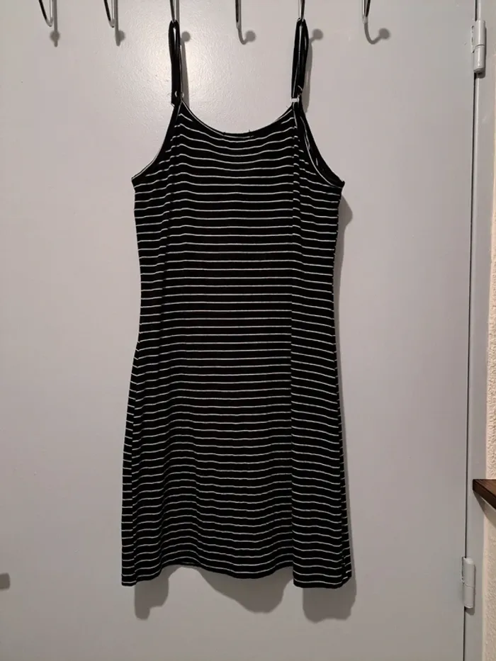 Robe à petites bretelles - photo numéro 2