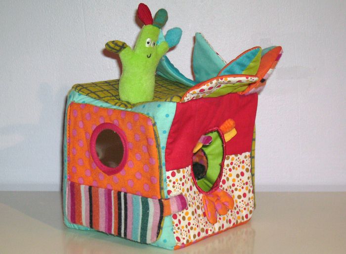 Maison en tissu : Loup y es-tu ? - Ebulobo - 9 mois