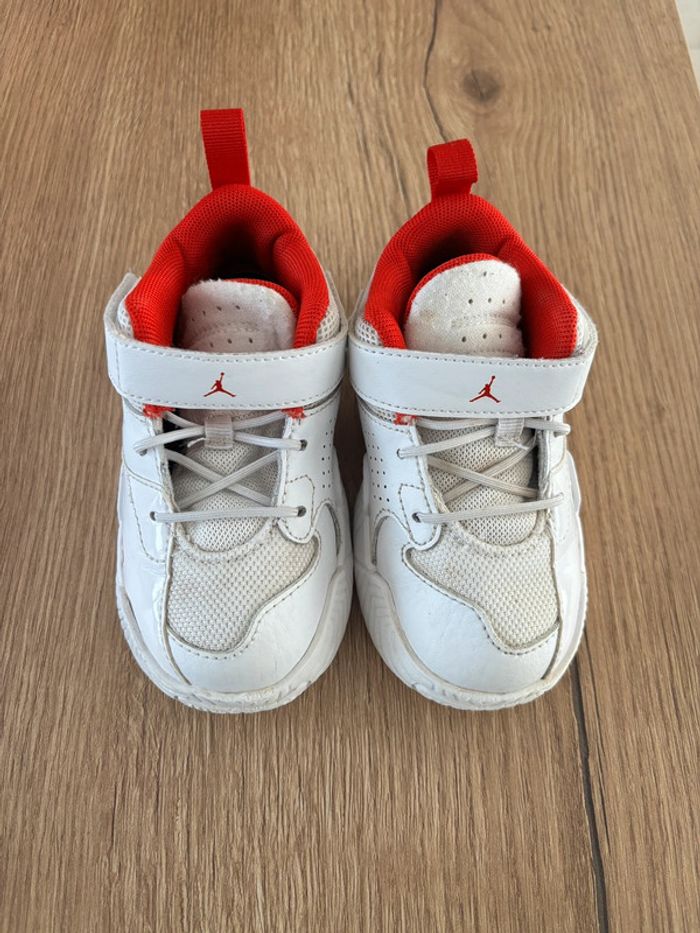 Nike Jordan blanc rouge 23,5