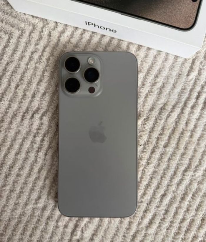 I p h o n e 15 pro max - photo numéro 9