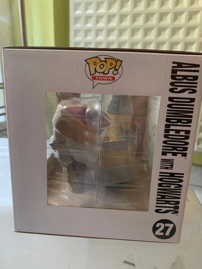 funko pop "town" 27 albus dumbledore avec poudlard / albus dumbledore with hogwarts - photo numéro 4