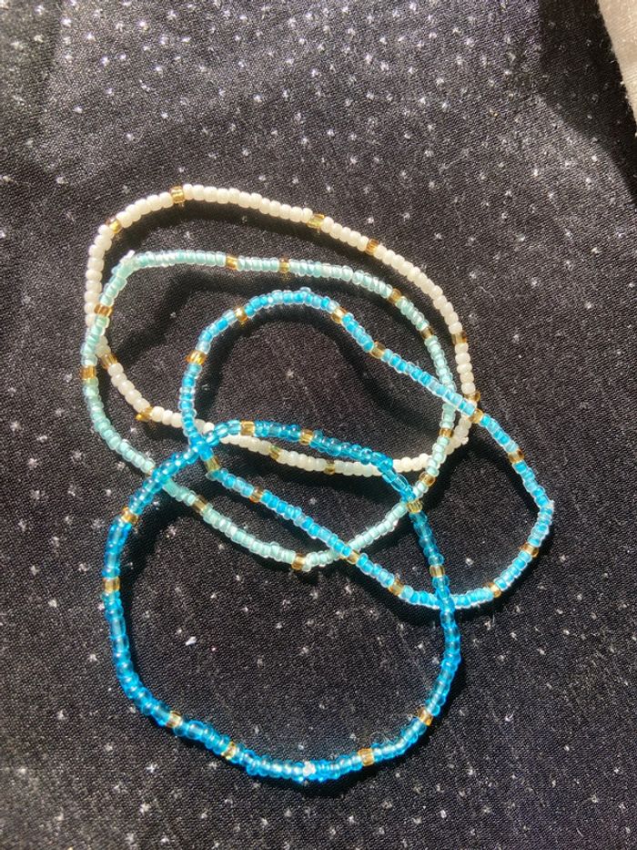 Bracelets bleus blancs - photo numéro 2
