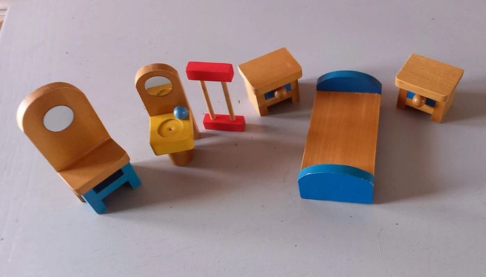 Jouets en bois la chambre. - photo numéro 2