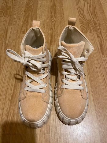 Chaussures neuves