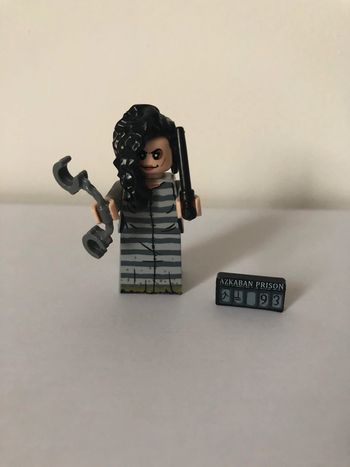 Figurine type lego Bellatrix. Harry Potter