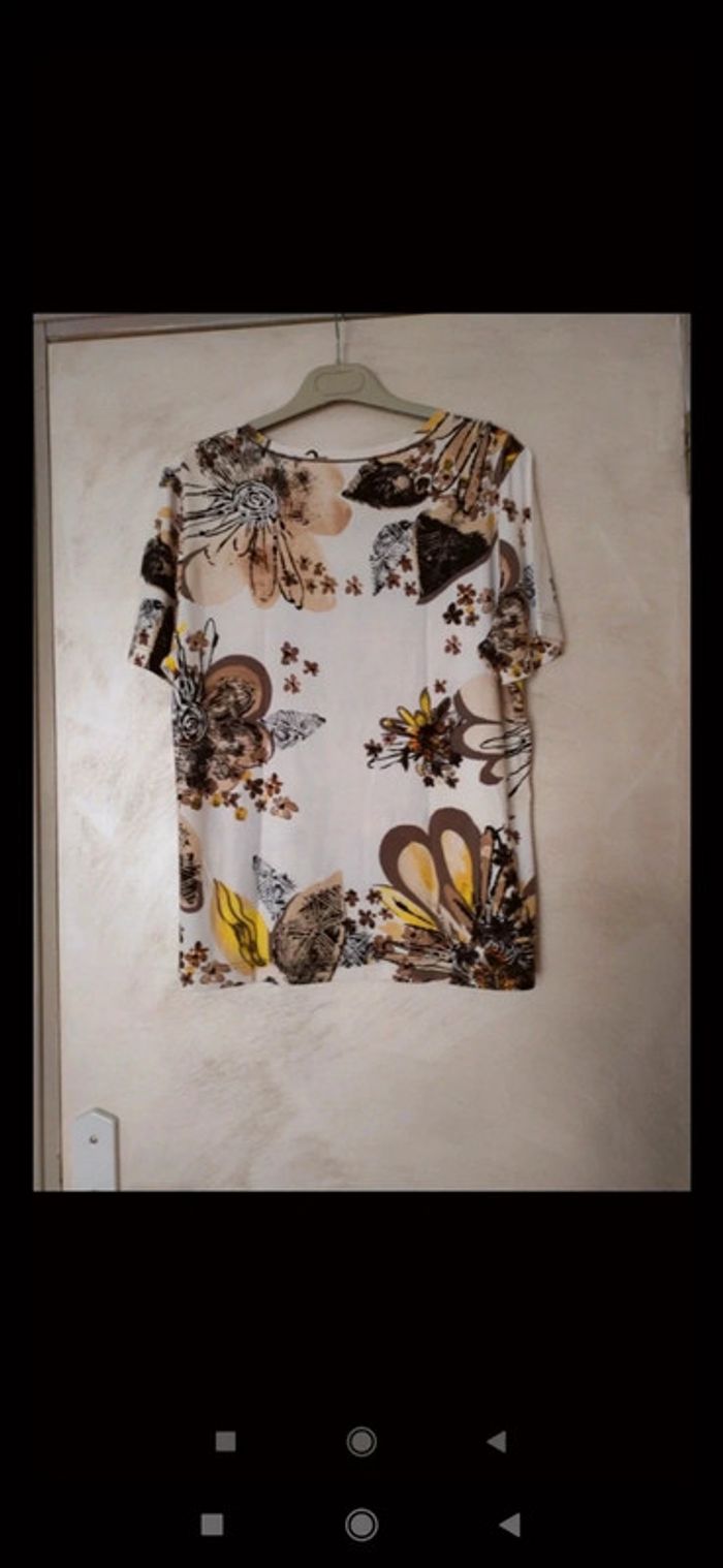 Tee Shirt motif fleural - photo numéro 3