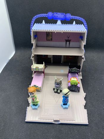 Maison animator reine des neiges disneystore
