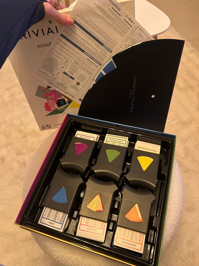 Jeu de société Trivial Pursuit années 2000 - photo numéro 3