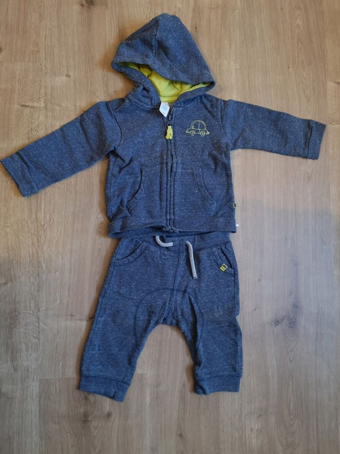 Ensemble jogging pantalon et pull à capuche 9 mois