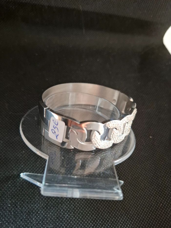 Bracelet acier inoxydable rigide neuf avec etiquette at oxydes de zirconium blancs dessus - photo numéro 3