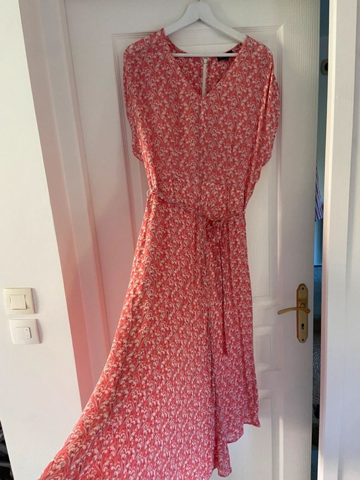 Robe fluide fleurie rose Caroll taille 42 - photo numéro 2
