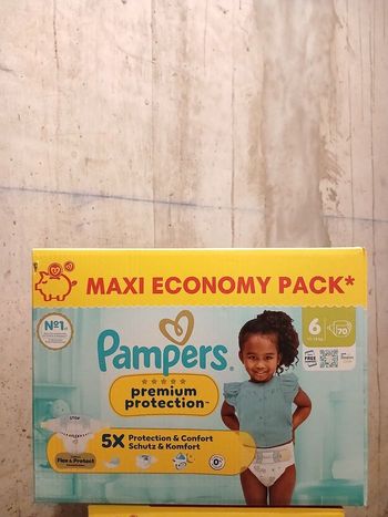 Couche pampers  bébé taille 6