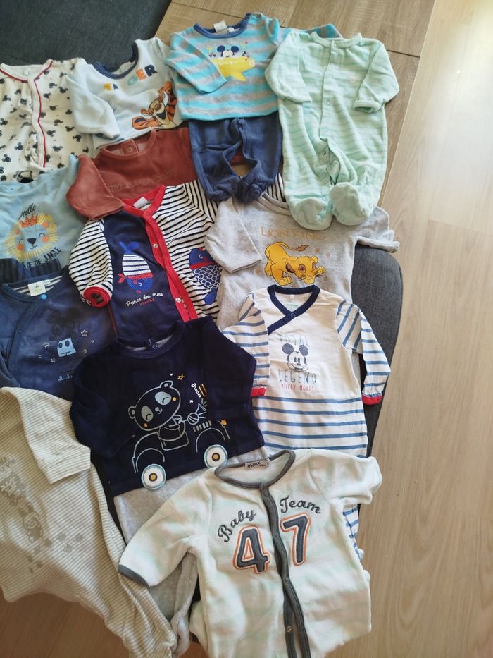 Lots de pyjamas 1-3 mois - photo numéro 3