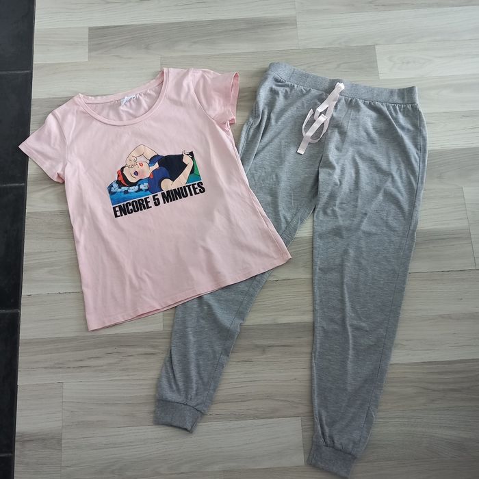 Pyjama femme 2 pièces (t-shirt + pantalon) Disney taille M