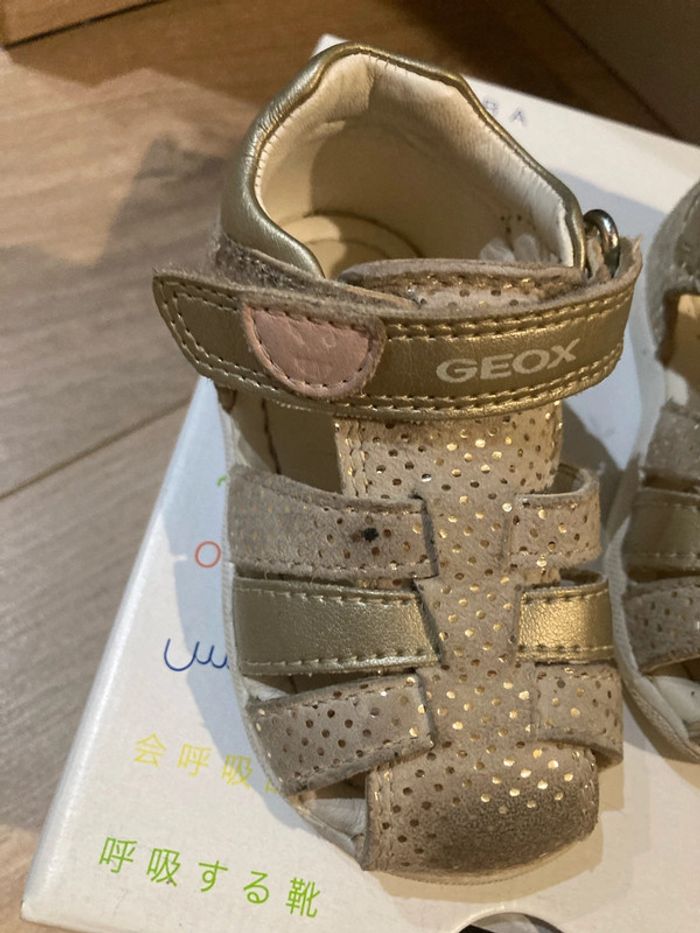Sandale geox modèle macchia beige /gold taille 19 - photo numéro 8