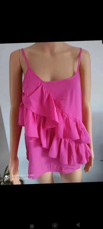 Haut  top à  volants rose taille 40