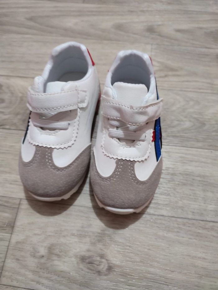 Basket bébé taille 18 - photo numéro 2