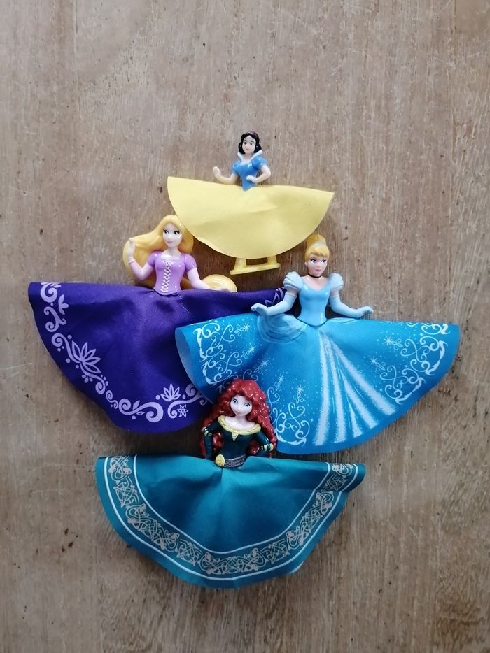 Lot de 4 figurines princesses Disney - photo numéro 2