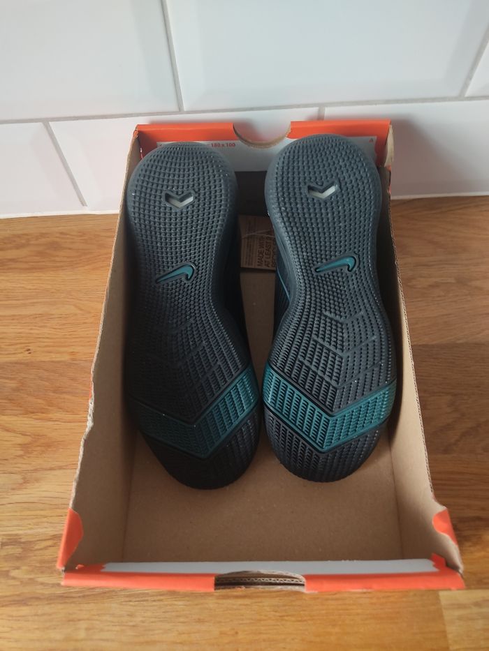 Stabile Nike T 34 - photo numéro 7