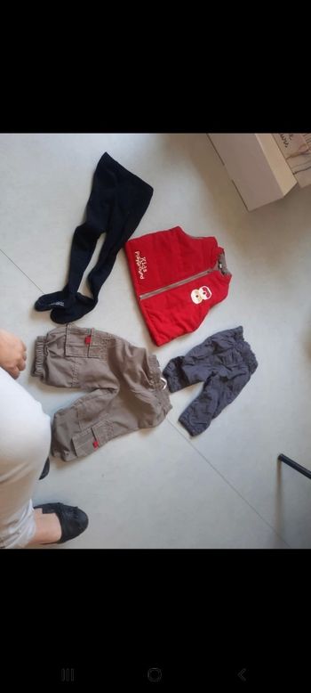 Lot pantalon et blouson sans manche 1ans