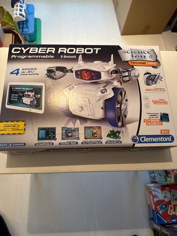 Cyber robot à monter et configurer science et jeu