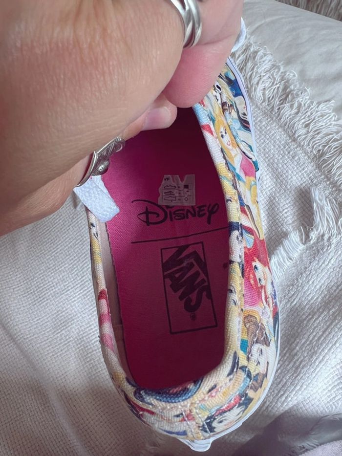 Baskets Vans x Disney princesses – Taille 37 - photo numéro 6