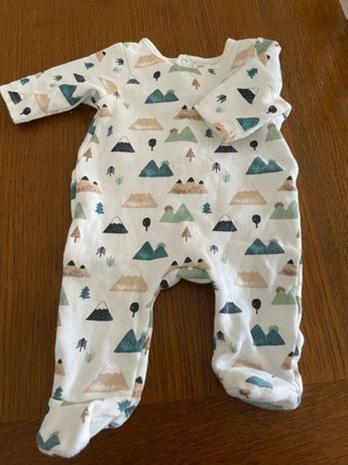 Lot pyjama. Bébé