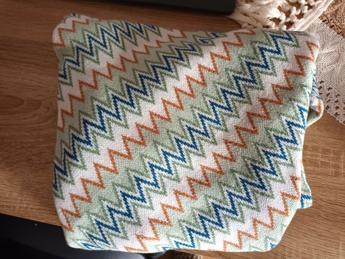 Joli pull/poncho - photo numéro 3