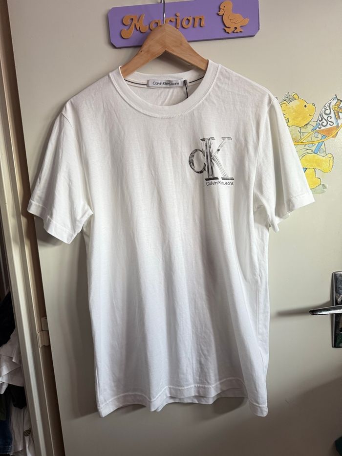 Tee shirt Calvin Klein blanc à manches courtes, taille Xs - photo numéro 1
