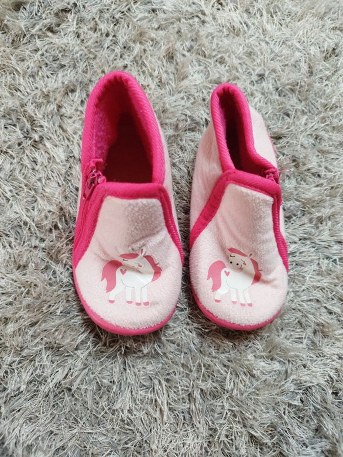 Joli petit chausson rose fermeture éclair pointure 23 licorne - photo numéro 2