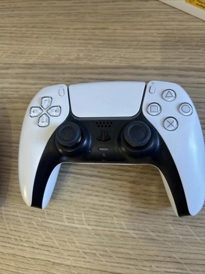 Console Sony PS5 Disk Edition, 825 Go, 2 manettes - photo numéro 6