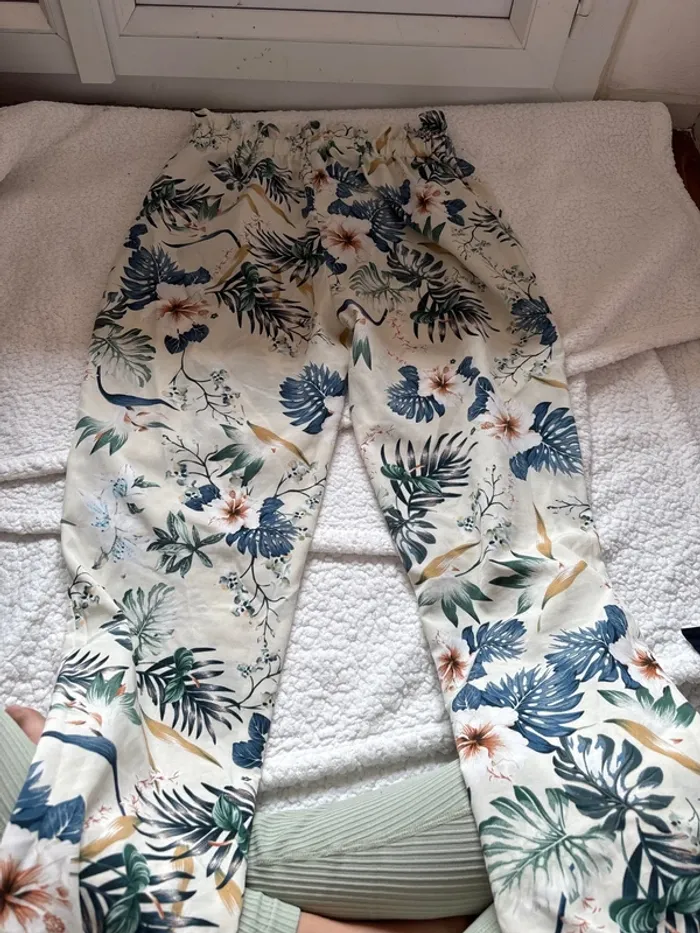 Pantalon fleuri SHEIN taille M - photo numéro 2