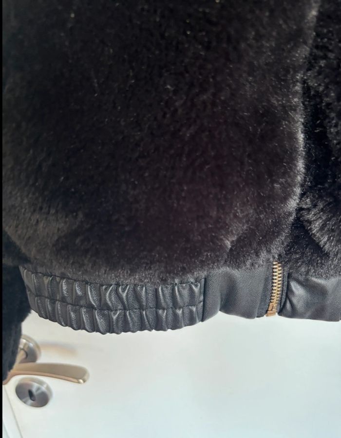 🎁prix en baisse aujourd’hui 🎁 Superbe veste à capuche noire  / bombers Zara en fausse fourrure - photo numéro 16