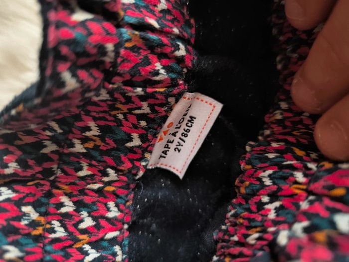 💙 Superbe short bleu marine pailleté TAO 2 ans 💙 - photo numéro 3