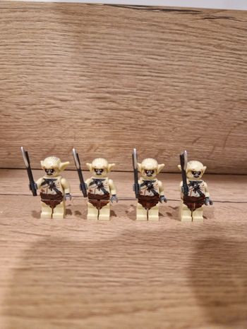 Figurines type lego 4 guerriers orcs seigneur des anneaux