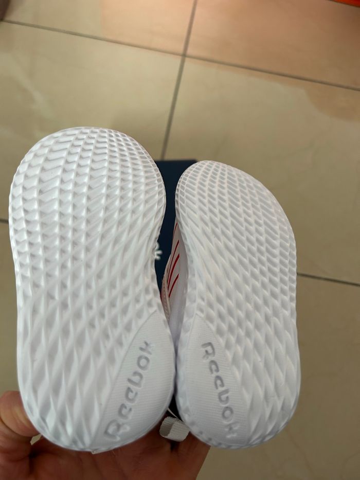 Baskets mixtes marque Reebok taille 21 - photo numéro 7
