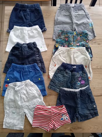 Lot 11 shorts et bermudas 12 mois